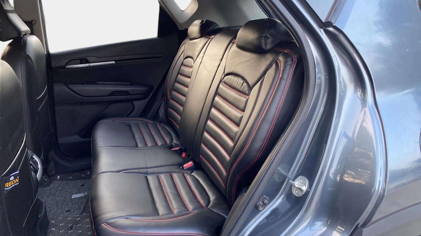 2021 KIA SONET HTK PLUS 1.0 IMT, Petrol, Manual, 1,07,370 km, Right Side Rear Door Cabin