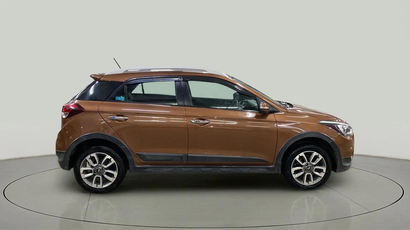 2016 Hyundai i20 Active 1.2 SX, Petrol, Manual, 31,951 km, Right Side View