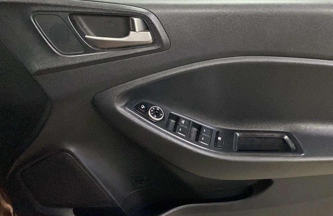 2016 Hyundai i20 Active 1.2 SX, Petrol, Manual, 31,951 km, Driver Side Door Panels Control