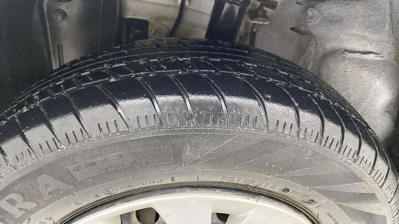 2016 Nissan Micra Active XV, Petrol, Manual, 30,362 km, Left Front Tyre Tread