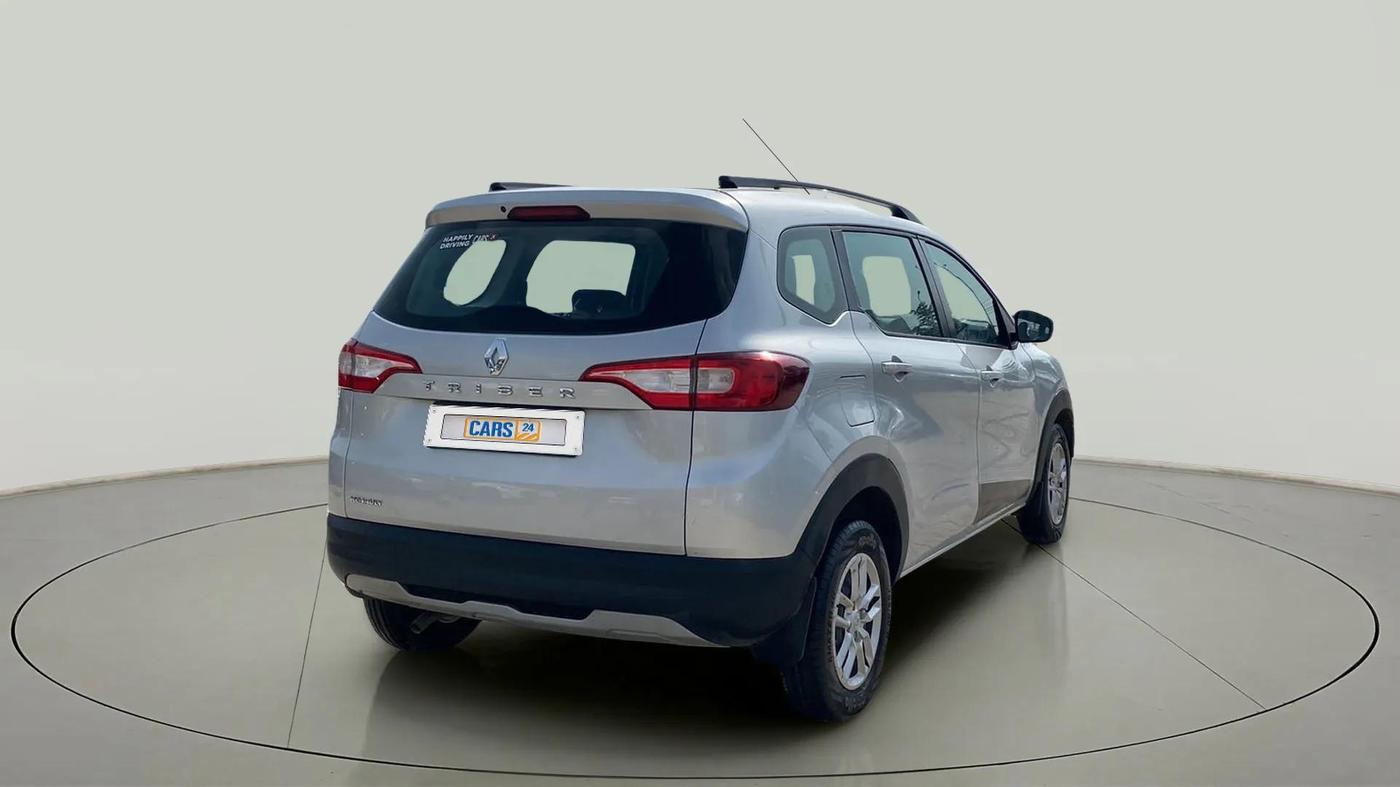 2022 Renault TRIBER RXT, Petrol, Manual, 49,180 km, Right Back Diagonal