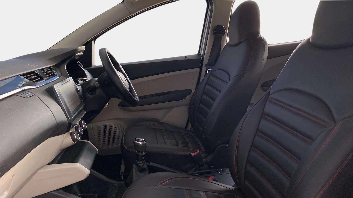 2022 Renault TRIBER RXT, Petrol, Manual, 49,180 km, Right Side Front Door Cabin