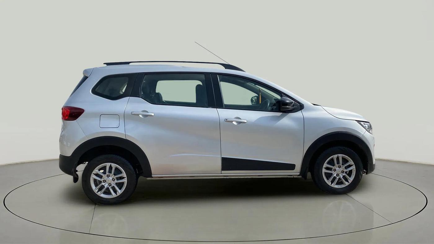 2022 Renault TRIBER RXT, Petrol, Manual, 49,180 km, Right Side