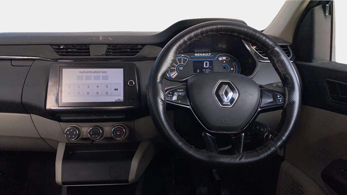 2022 Renault TRIBER RXT, Petrol, Manual, 49,180 km, Steering Wheel Close Up