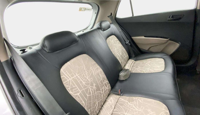 2015 Hyundai Grand i10 MAGNA 1.2 KAPPA VTVT, Petrol, Manual, 96,114 km, Right Side Rear Door Cabin