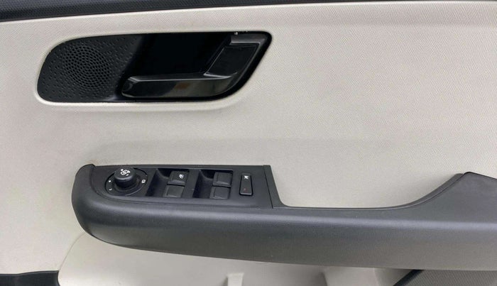 2021 Tata ALTROZ XT PETROL, Petrol, Manual, 48,401 km, Driver Side Door Panels Control