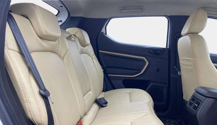 2023 Renault Kiger RXT (O) AMT, Petrol, Automatic, 7,273 km, Right Side Rear Door Cabin