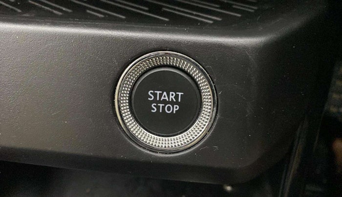 2023 Renault Kiger RXT (O) AMT, Petrol, Automatic, 7,273 km, Keyless Start/ Stop Button