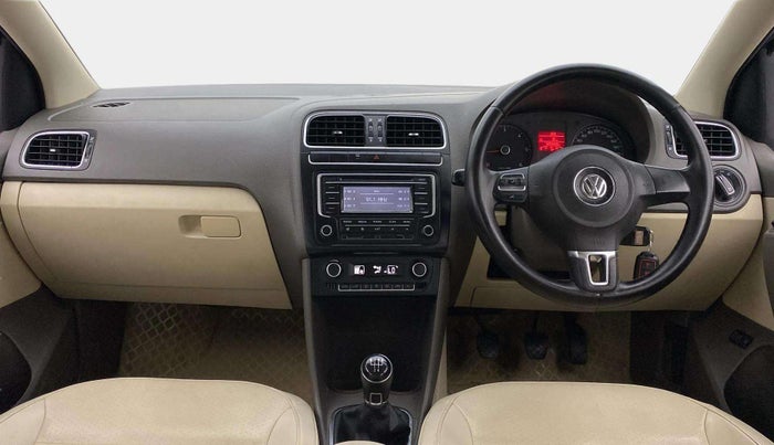2014 Volkswagen Vento HIGHLINE DIESEL 1.6, Diesel, Manual, 1,20,303 km, Dashboard