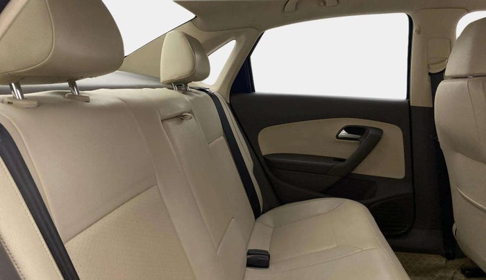 2014 Volkswagen Vento HIGHLINE DIESEL 1.6, Diesel, Manual, 1,20,303 km, Right Side Rear Door Cabin