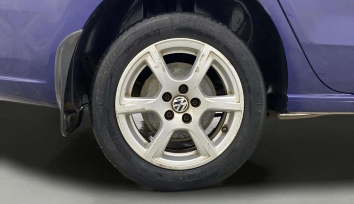 2014 Volkswagen Vento HIGHLINE DIESEL 1.6, Diesel, Manual, 1,20,303 km, Right Rear Wheel