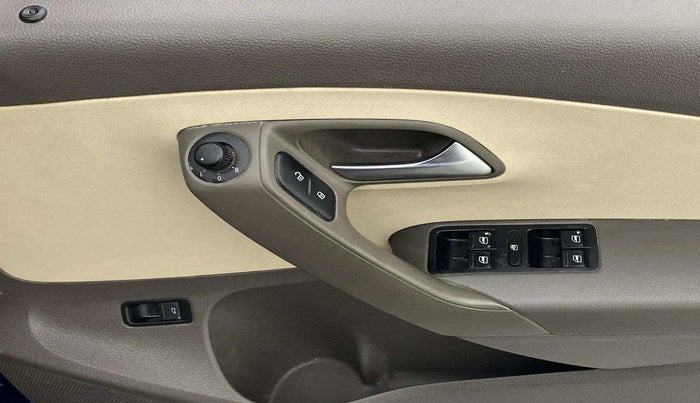 2014 Volkswagen Vento HIGHLINE DIESEL 1.6, Diesel, Manual, 1,20,303 km, Driver Side Door Panels Control