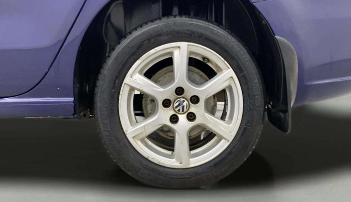 2014 Volkswagen Vento HIGHLINE DIESEL 1.6, Diesel, Manual, 1,20,303 km, Left Rear Wheel