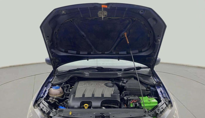 2014 Volkswagen Vento HIGHLINE DIESEL 1.6, Diesel, Manual, 1,20,303 km, Open Bonet