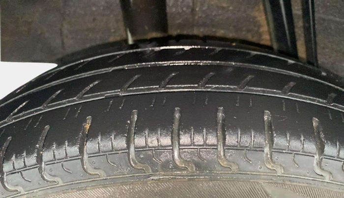 2017 Renault Kwid RXT 0.8, Petrol, Manual, 38,527 km, Right Rear Tyre Tread