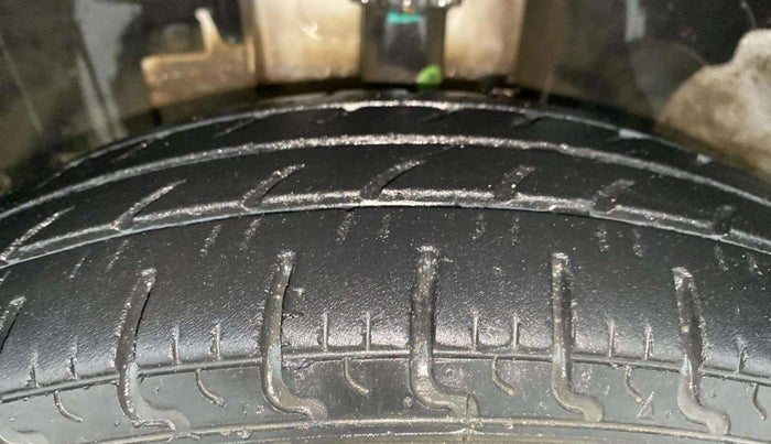 2017 Renault Kwid RXT 0.8, Petrol, Manual, 38,527 km, Left Front Tyre Tread