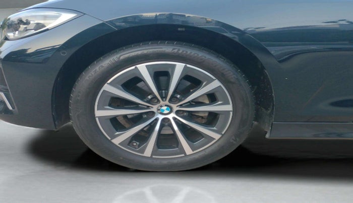 2022 BMW 3 Series 320D LUXURY EDITION, Diesel, Automatic, 20,334 km, Left Front Wheel