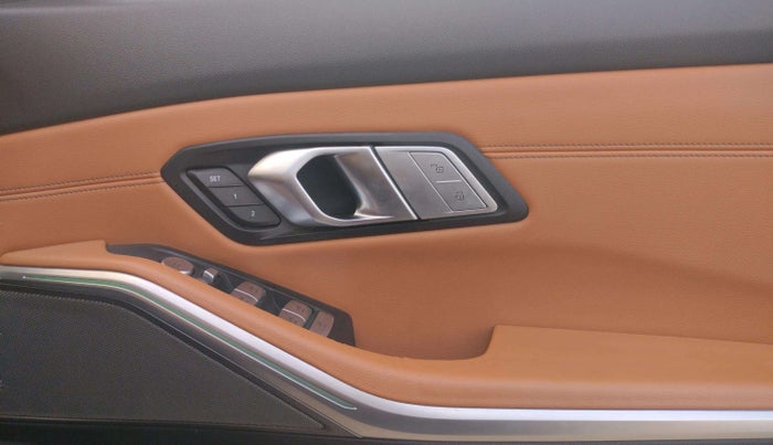 2022 BMW 3 Series 320D LUXURY EDITION, Diesel, Automatic, 20,334 km, Driver Side Door Panels Control
