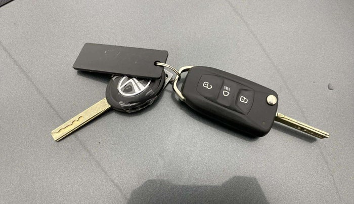 2022 Tata Tiago XT PETROL, Petrol, Manual, 66,483 km, Key Close Up