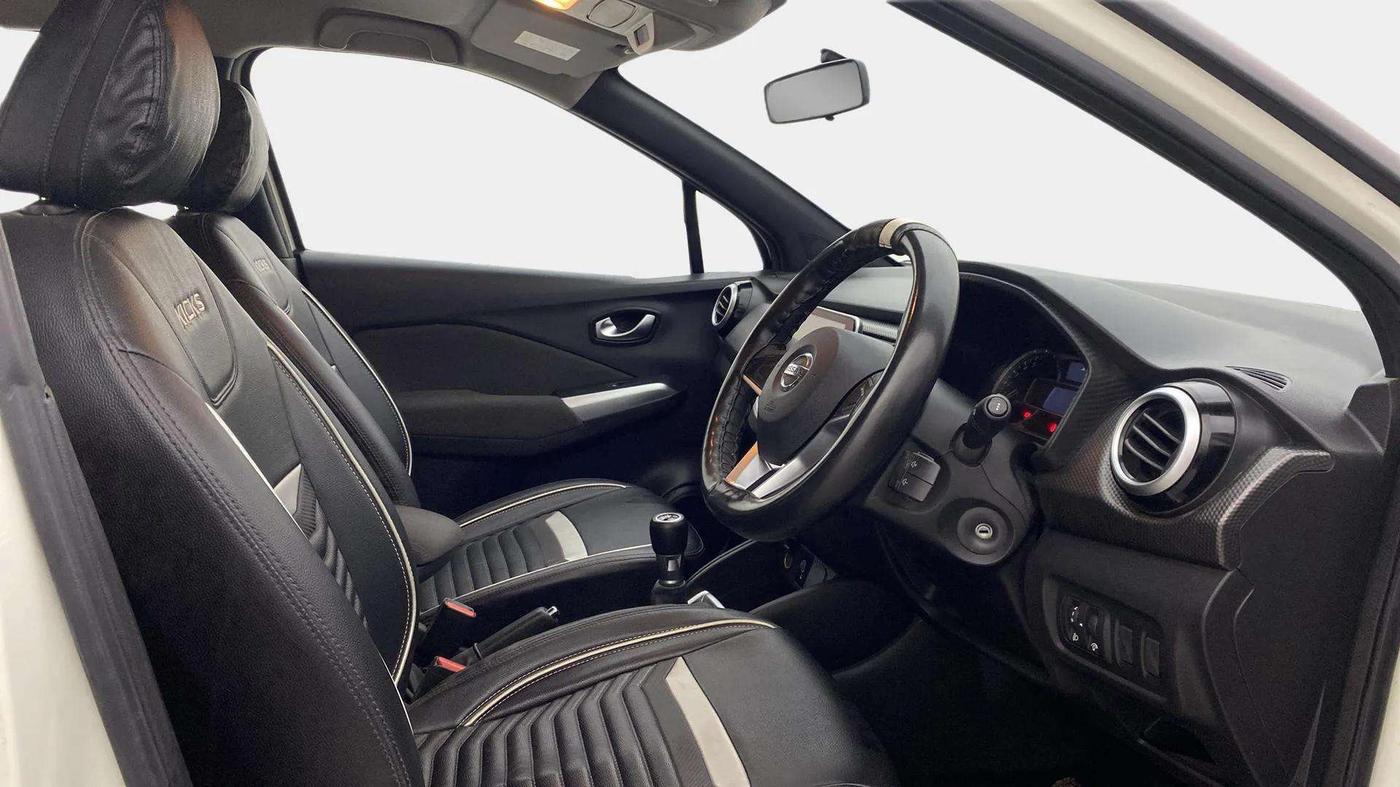 2019 Nissan Kicks XV 1.5, Petrol, Manual, 33,077 km, Right Side Front Door Cabin