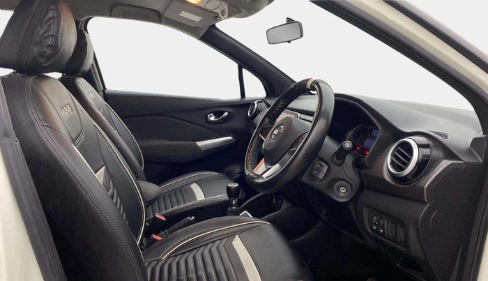 2019 Nissan Kicks XV 1.5, Petrol, Manual, 32,751 km, Right Side Front Door Cabin