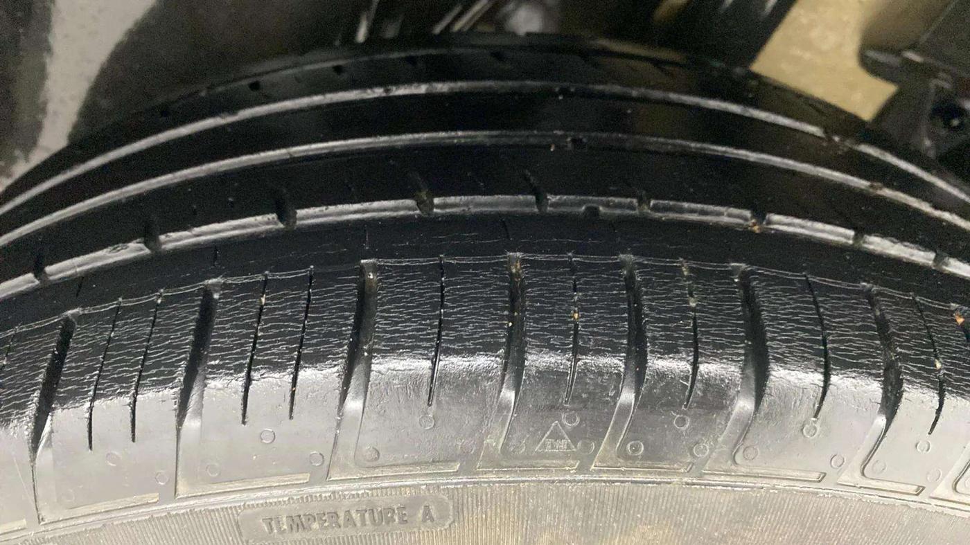 2019 Nissan Kicks XV 1.5, Petrol, Manual, 33,077 km, Left Rear Tyre Tread