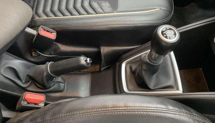 2019 Nissan Kicks XV 1.5, Petrol, Manual, 32,751 km, Gear Lever