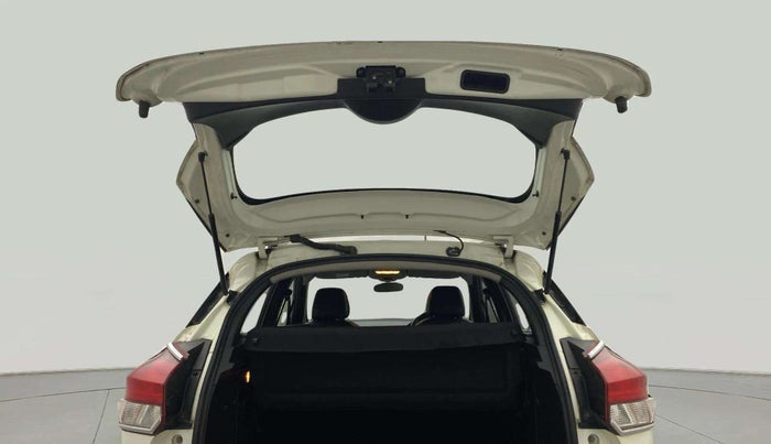 2019 Nissan Kicks XV 1.5, Petrol, Manual, 32,751 km, Boot Door Open