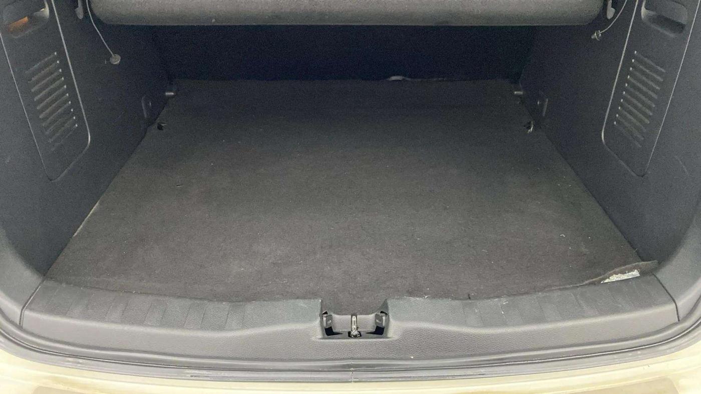 2019 Nissan Kicks XV 1.5, Petrol, Manual, 33,077 km, Boot Inside