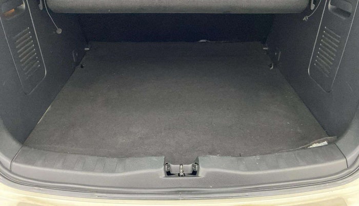 2019 Nissan Kicks XV 1.5, Petrol, Manual, 32,751 km, Boot Inside