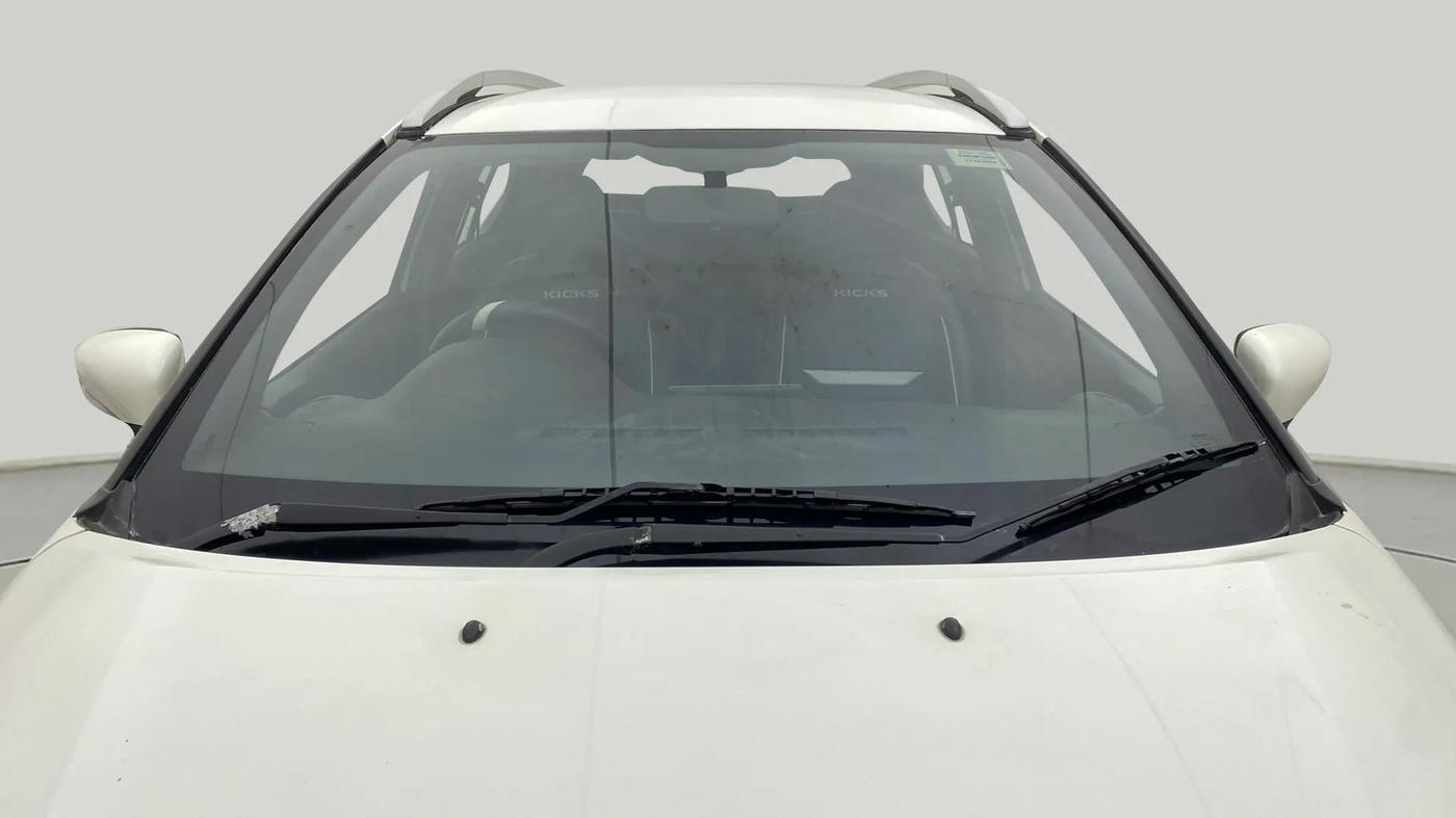 2019 Nissan Kicks XV 1.5, Petrol, Manual, 33,077 km, Front Windshield