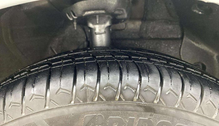 2019 Hyundai NEW SANTRO MAGNA AMT, Petrol, Automatic, 83,065 km, Right Front Tyre Tread