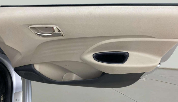 2019 Hyundai NEW SANTRO MAGNA AMT, Petrol, Automatic, 83,065 km, Driver Side Door Panels Control