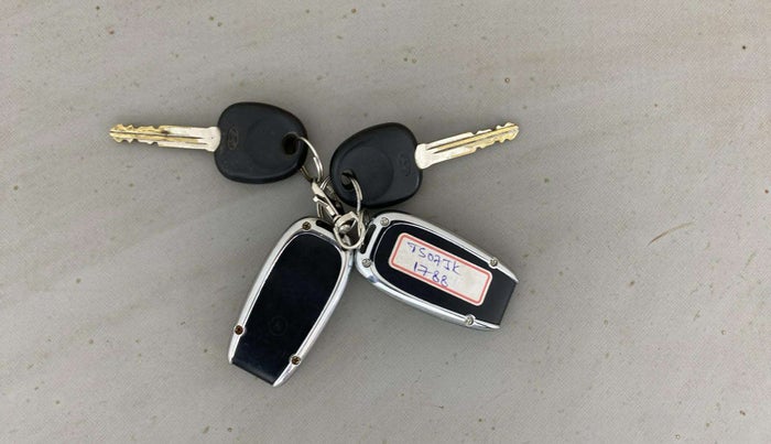 2019 Hyundai NEW SANTRO MAGNA AMT, Petrol, Automatic, 83,065 km, Key Close Up