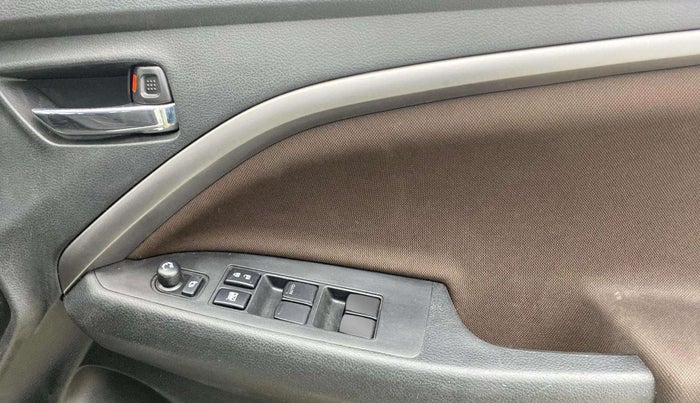 2023 Maruti BREZZA ZXI S-CNG, CNG, Manual, 26,647 km, Driver Side Door Panels Control