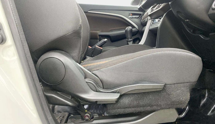 2023 Maruti BREZZA ZXI S-CNG, CNG, Manual, 26,647 km, Driver Side Adjustment Panel