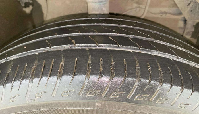 2023 Maruti BREZZA ZXI S-CNG, CNG, Manual, 26,647 km, Right Front Tyre Tread