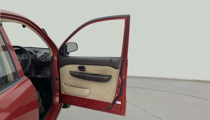 2013 Hyundai Santro Xing GLS, Petrol, Manual, 78,489 km, RHS Front Door
