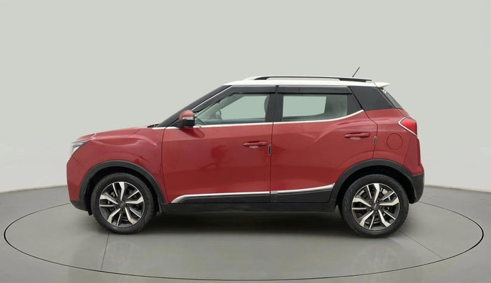 2020 Mahindra XUV300 W8(O) 1.2 PETROL DUAL TONE, Petrol, Manual, 66,817 km, Left Side