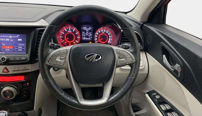 2020 Mahindra XUV300 W8(O) 1.2 PETROL DUAL TONE, Petrol, Manual, 66,817 km, Steering Wheel Close Up