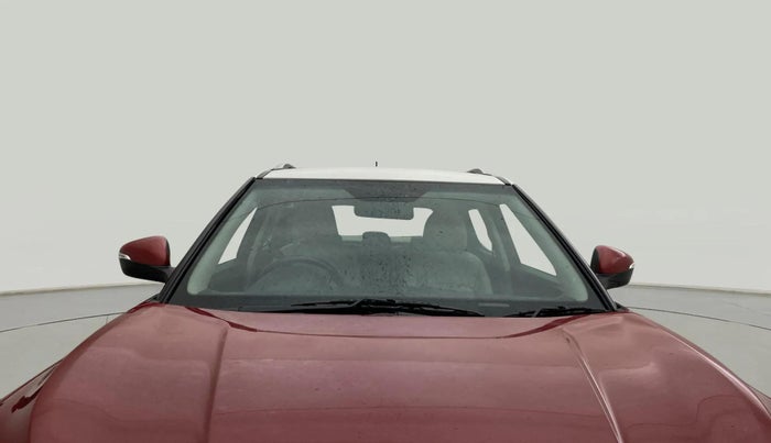 2020 Mahindra XUV300 W8(O) 1.2 PETROL DUAL TONE, Petrol, Manual, 66,817 km, Front Windshield