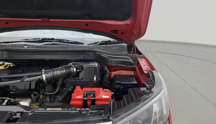 2020 Mahindra XUV300 W8(O) 1.2 PETROL DUAL TONE, Petrol, Manual, 66,817 km, Engine View - Left