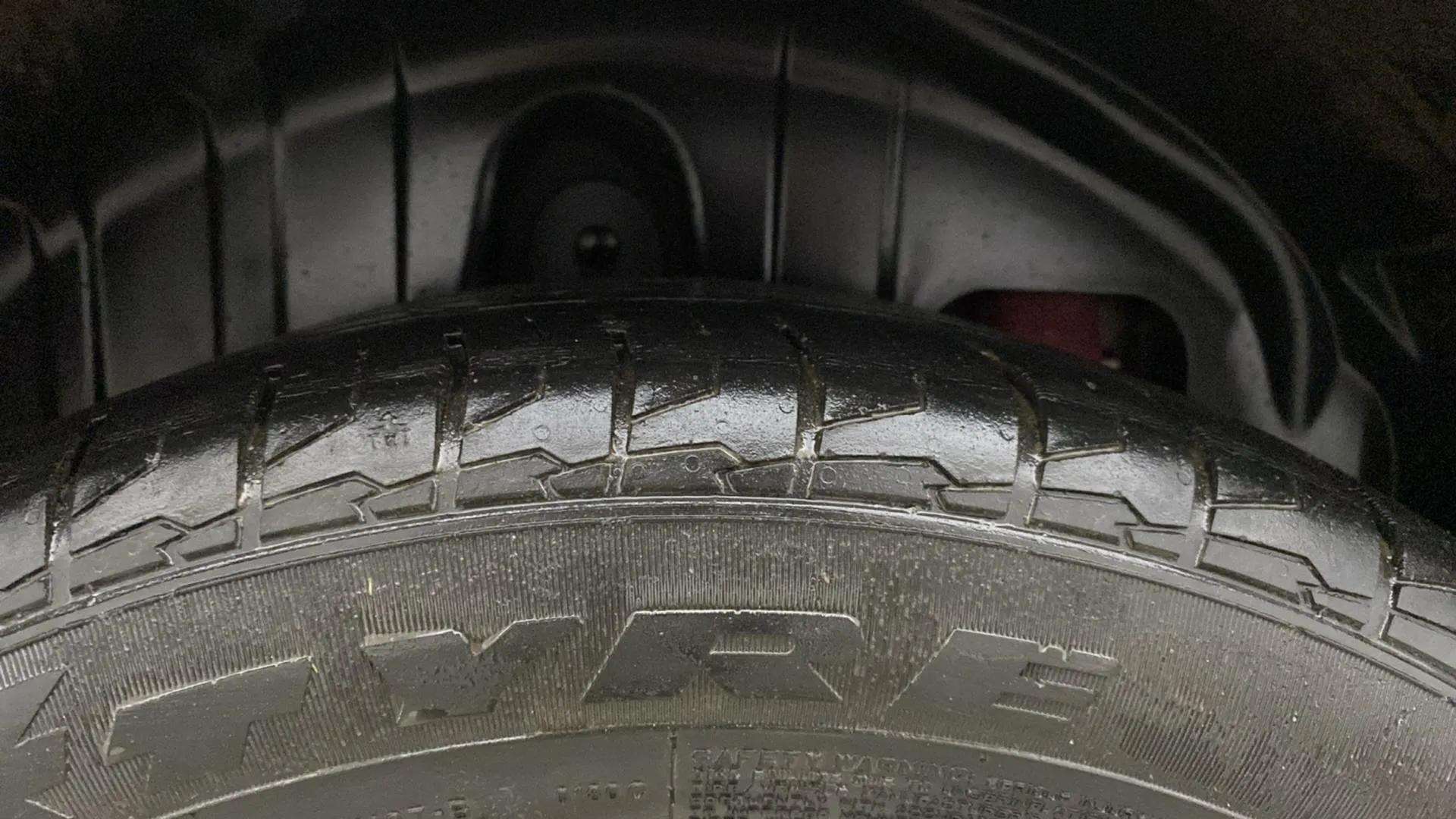 RHS-Rear-Tyre-Tread-19