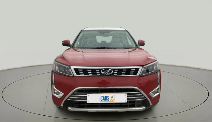 2020 Mahindra XUV300 W8(O) 1.2 PETROL DUAL TONE, Petrol, Manual, 66,817 km, Front