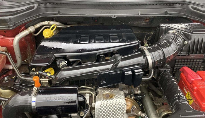 2020 Mahindra XUV300 W8(O) 1.2 PETROL DUAL TONE, Petrol, Manual, 66,817 km, Engine View