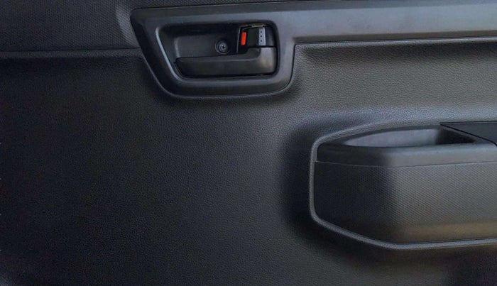 2022 Maruti S PRESSO VXI+, Petrol, Manual, 37,771 km, Driver Side Door Panels Control
