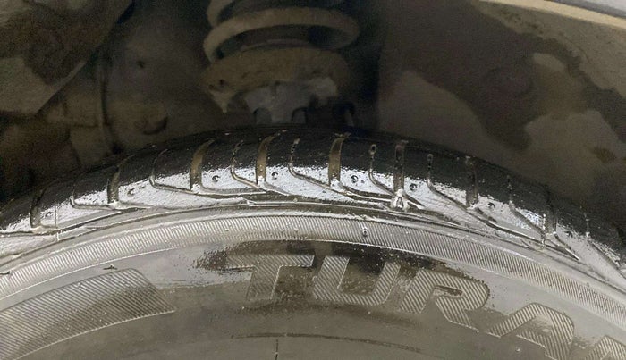 2021 KIA SONET HTX 1.5, Diesel, Manual, 92,006 km, Right Front Tyre Tread