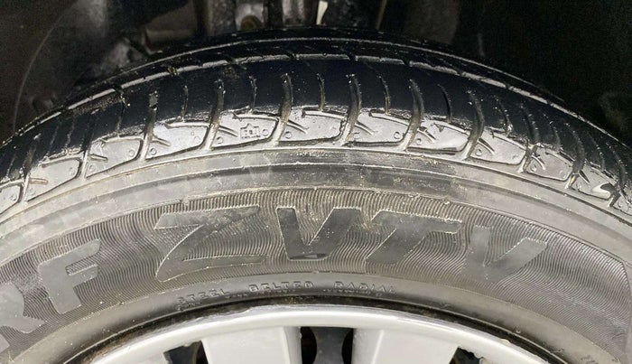 2017 Maruti Baleno DELTA DIESEL 1.3, Diesel, Manual, 59,479 km, Left Front Tyre Tread