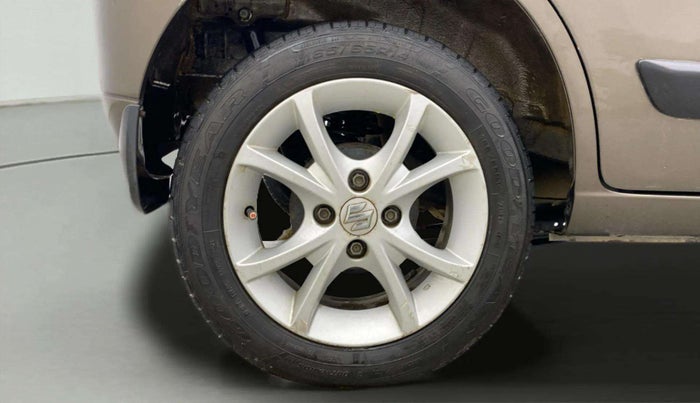 2016 Maruti Wagon R 1.0 VXI AMT, Petrol, Automatic, 61,247 km, Right Rear Wheel