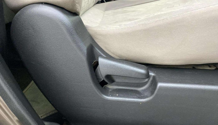 2016 Maruti Wagon R 1.0 VXI AMT, Petrol, Automatic, 61,247 km, Driver Side Adjustment Panel